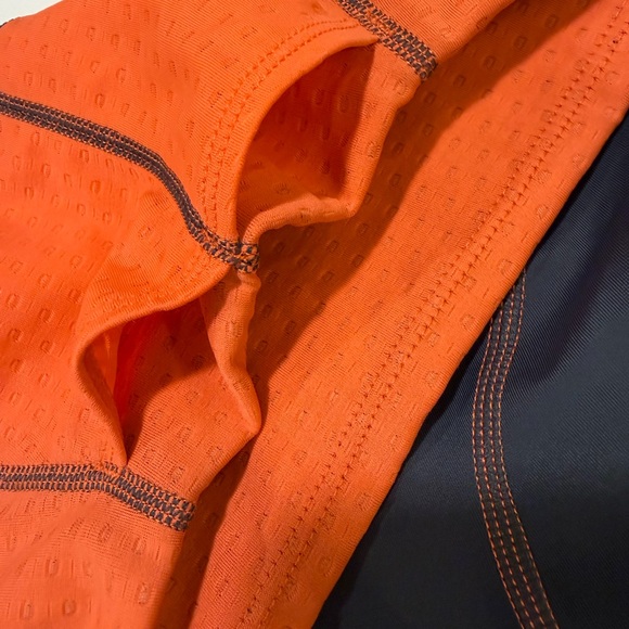 2XU woman’s cycling Shorts in Black and Orange size M. Brand new with tag. - Picture 6 of 7